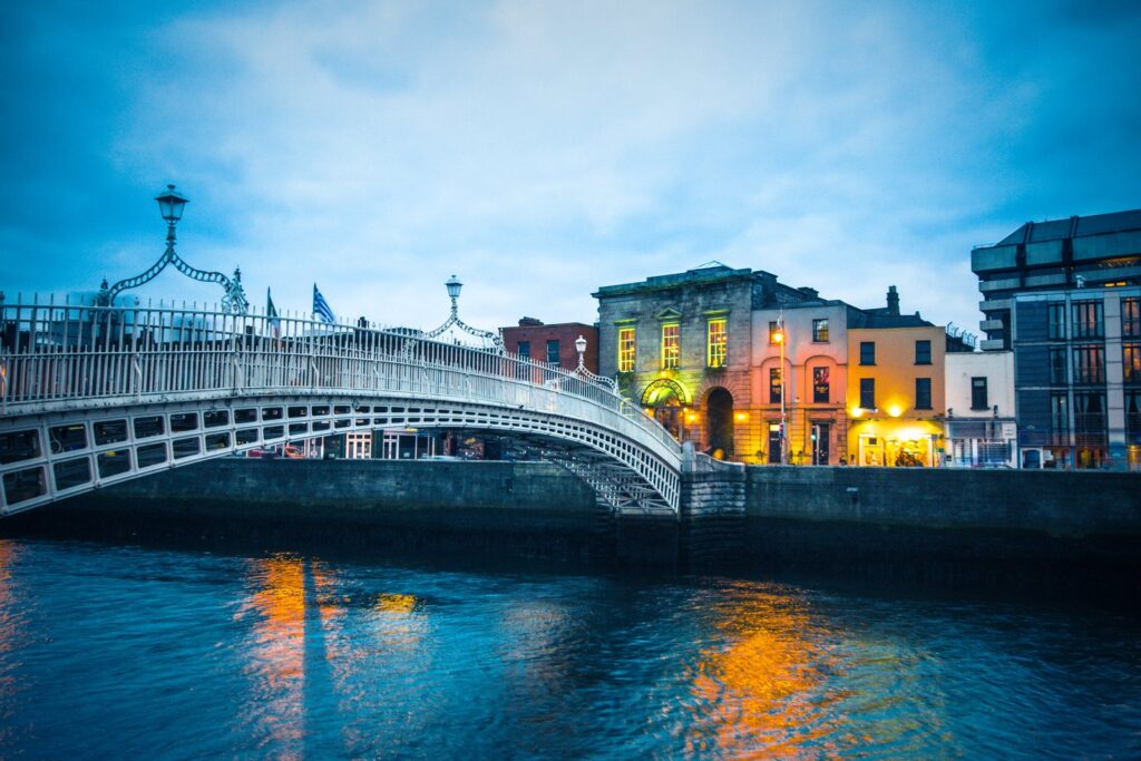 The Ha'penny Bridge over the River Liffey at dusk