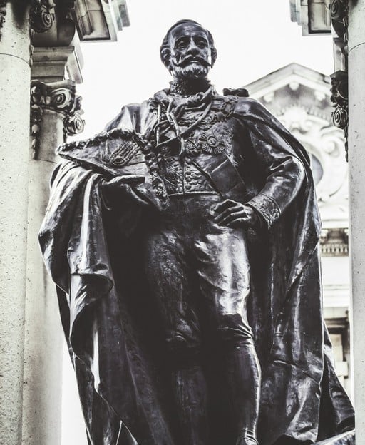 Irish Whiskey vs Bourbon: Key Differences Explained Clearly