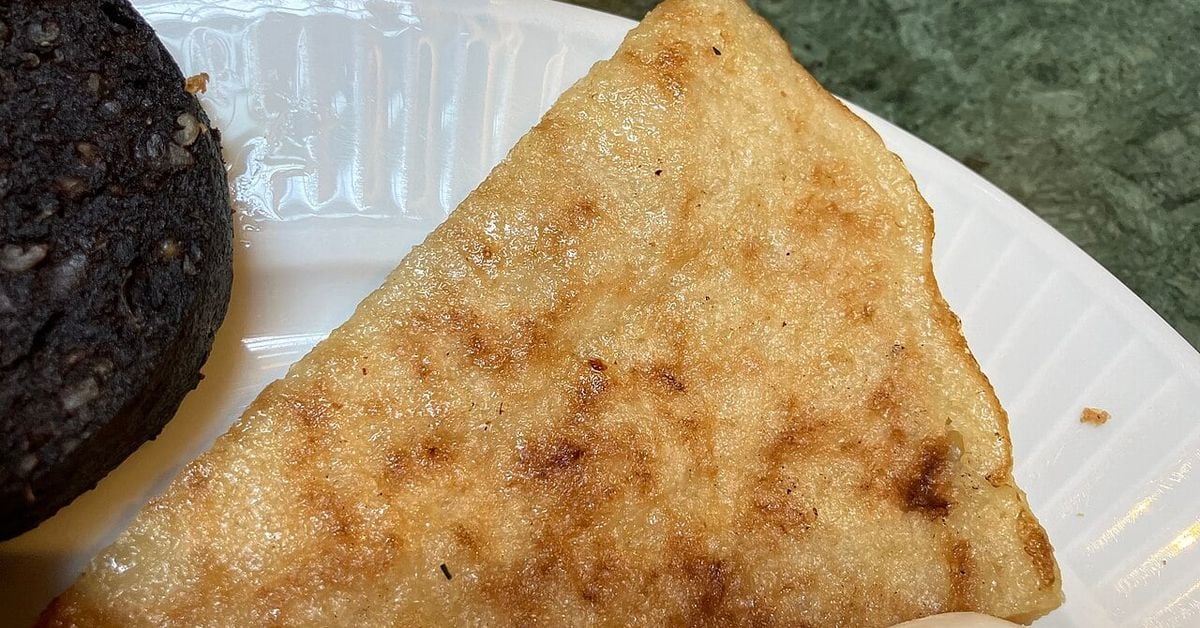 Golden-brown Irish boxty potato pancakes served on a plate