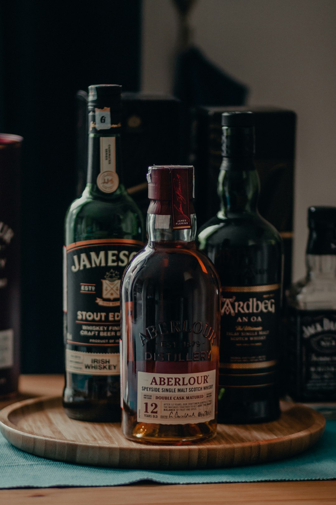 Irish Whiskey vs Bourbon: Key Differences Explained Clearly