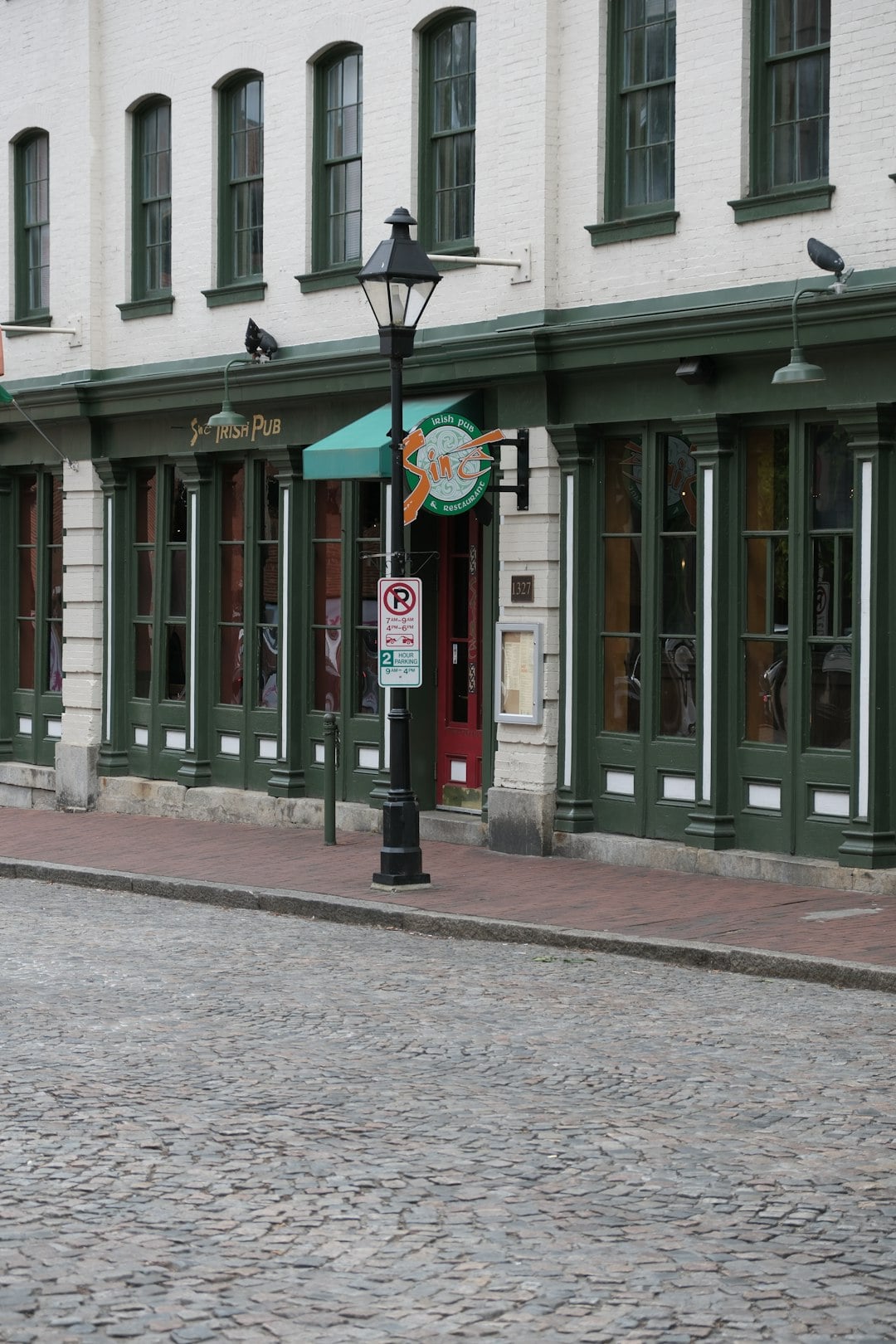 The Law That Forced Every Irish Pub to Lock Its Doors at Lunchtime