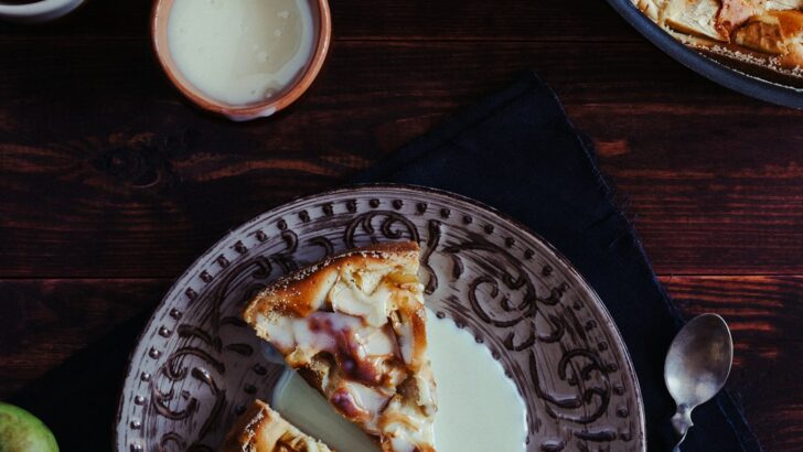 Traditional Irish Apple Tart Recipe with Flaky Pastry and Sweet Apples