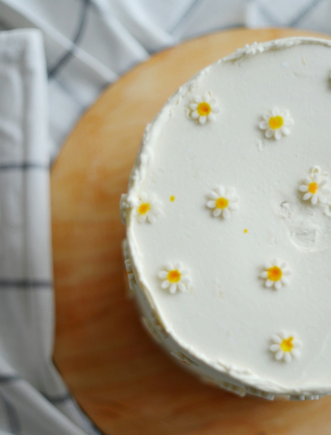 Lazy Daisy Cake &mdash; The Danish Dream Cake with Caramelised Coconut Topping