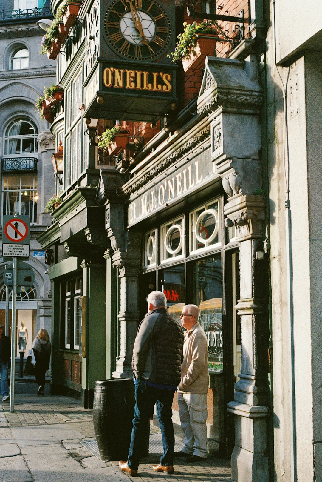 The World’s Oldest Pub Is in Ireland — and Most Tourists Drive Past It