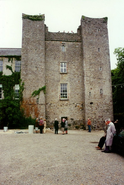 The Ancient Rivalry That Left Three Thousand Stone Towers Across the Irish Landscape