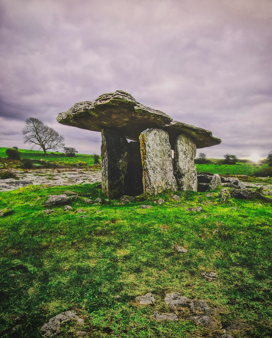 The Secrets That Lay Hidden Beneath Ireland&rsquo;s Most Famous Stone Tomb for 6,000 Years