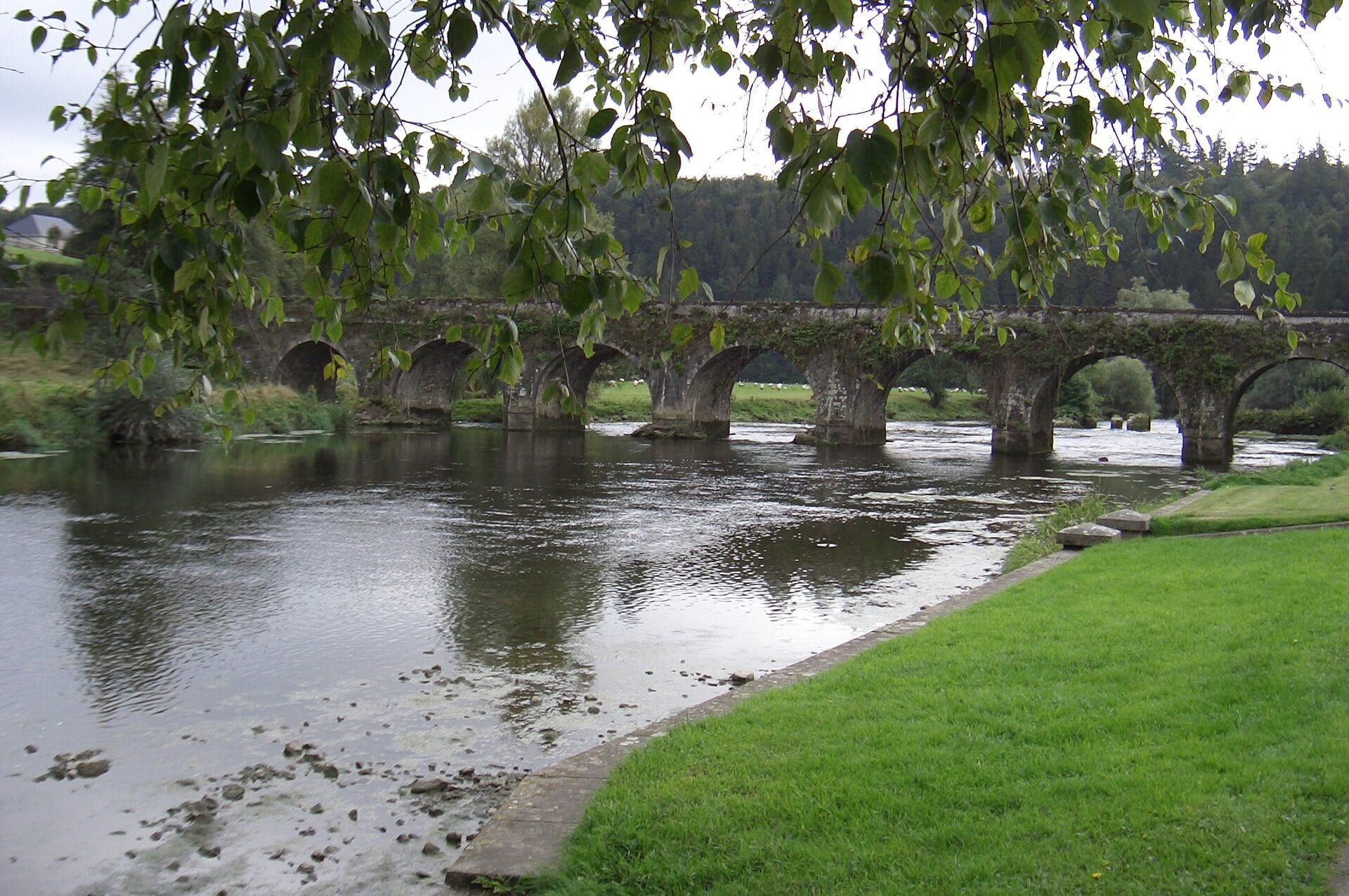 Inistioge village bridge over the River Nore, County Kilkenny — Ireland's most beautiful village