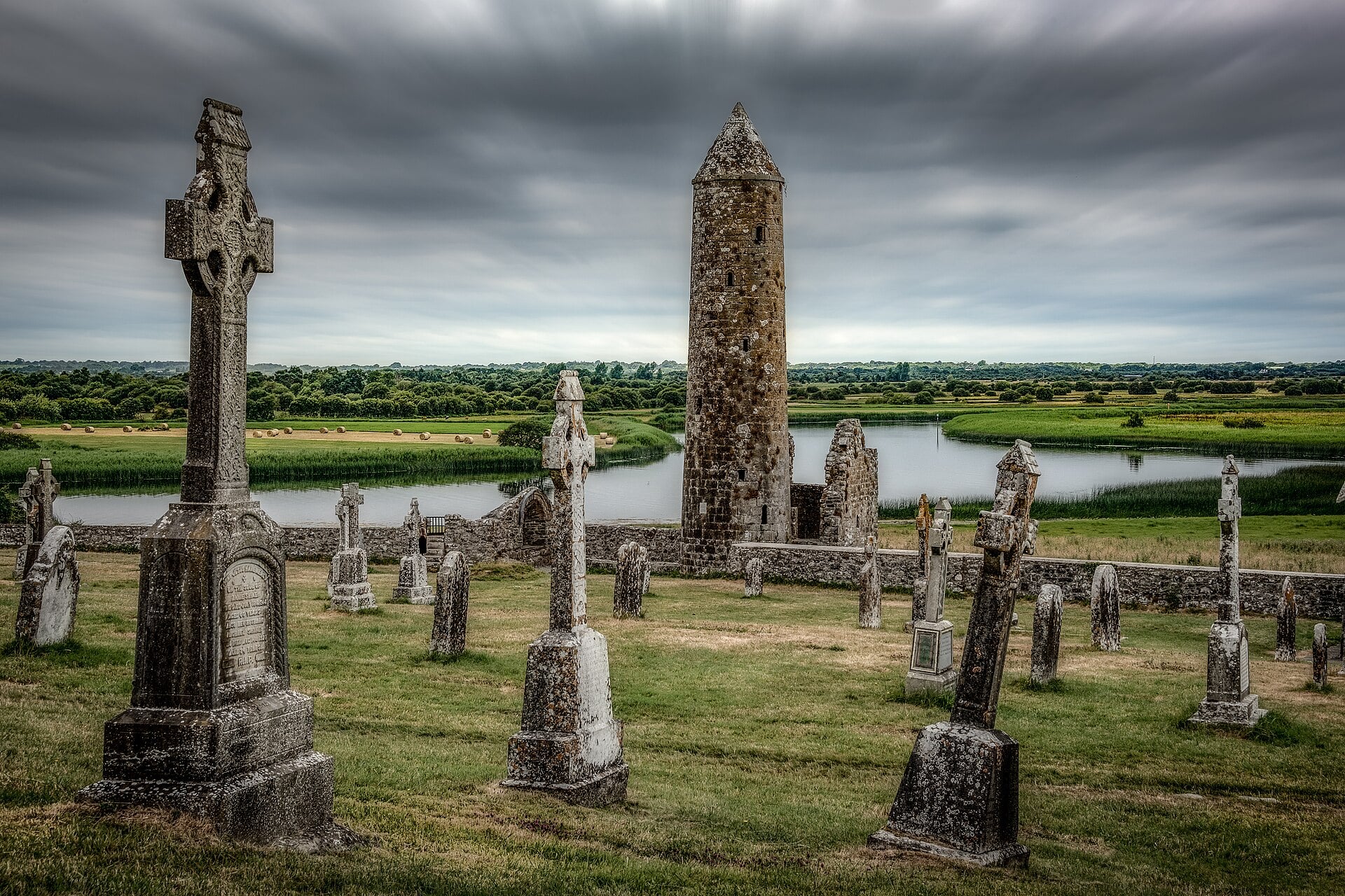 Irish Surnames from Offaly – Origins, Meanings & Heritage Roots
