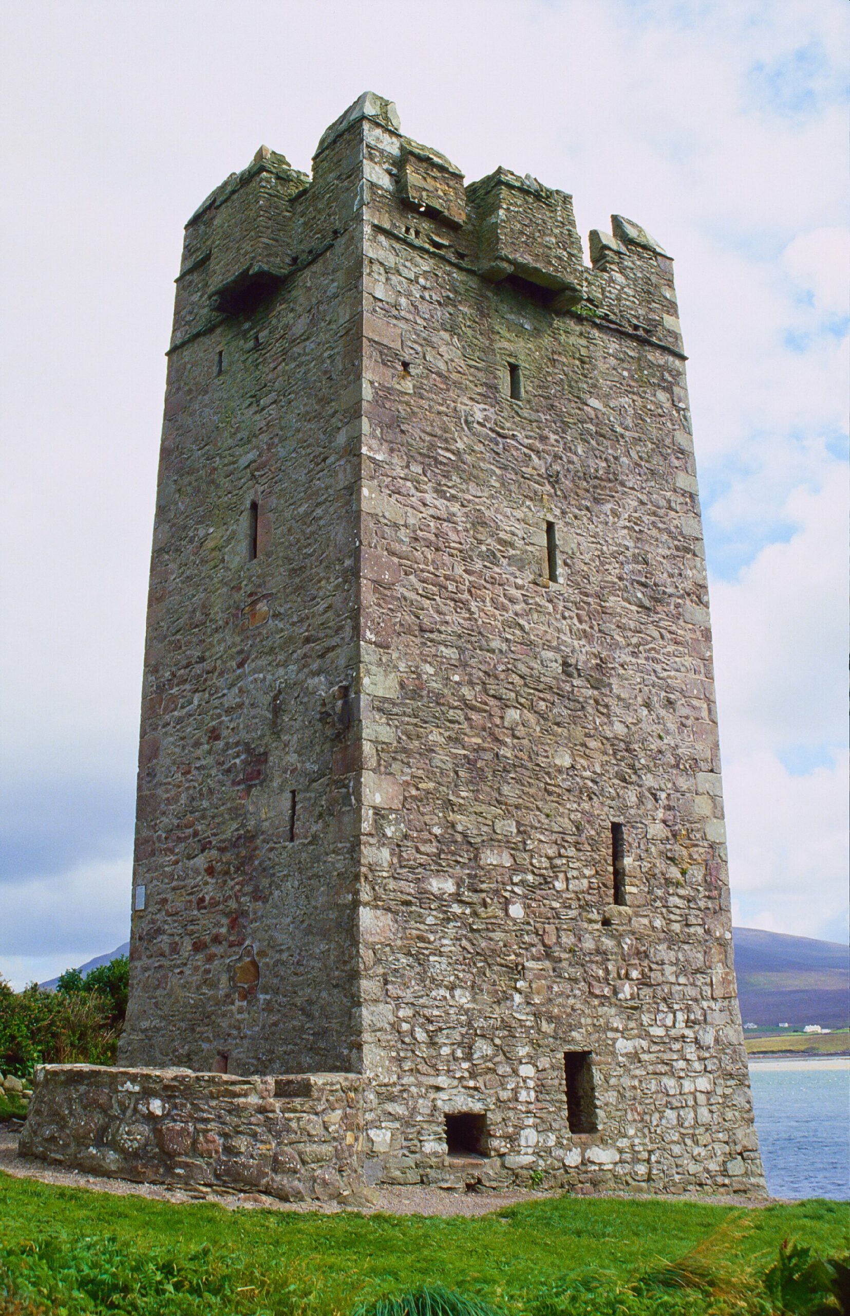 Kildavnet Castle (Grace O&rsquo;Malley&rsquo;s Towerhouse) on the southern shore of Achill Island, County Mayo, Ireland