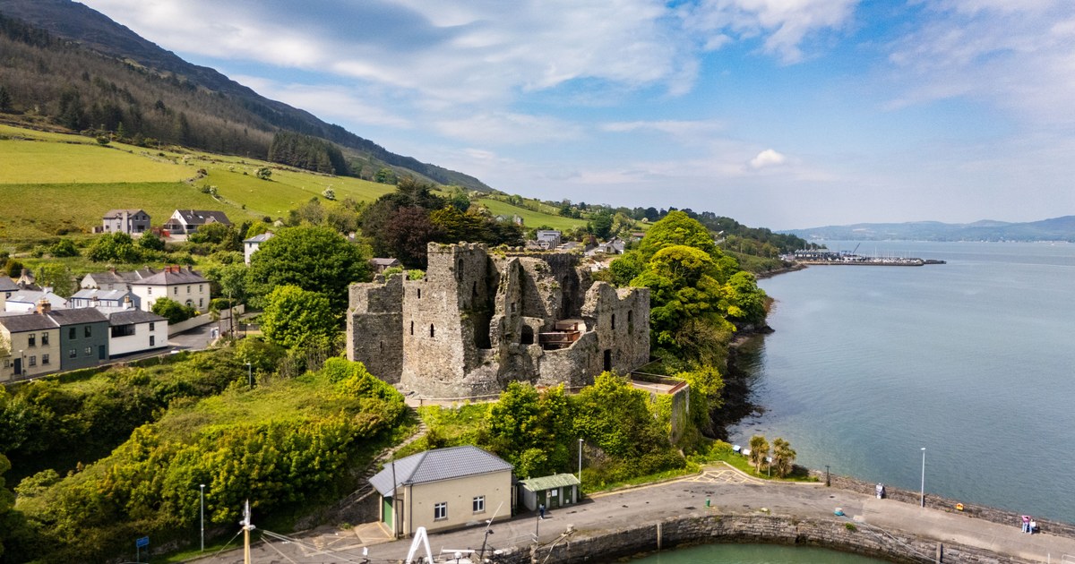 Carlingford: The Medieval Town on the Lough