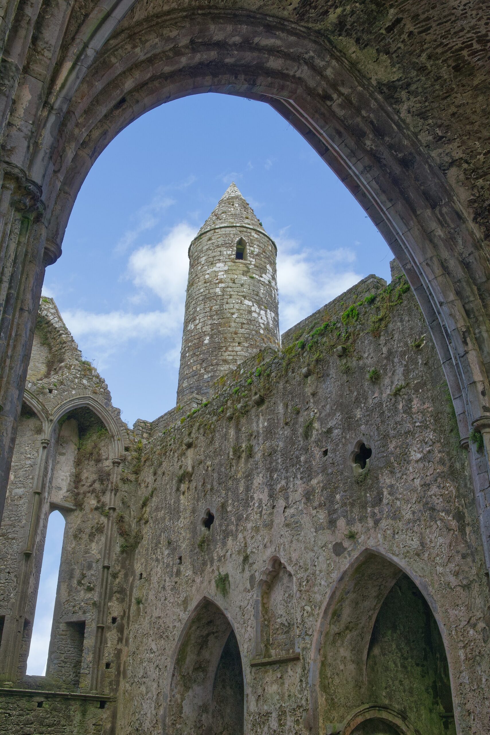 Rock of Cashel: Guide to Ireland’s Historic Medieval Site