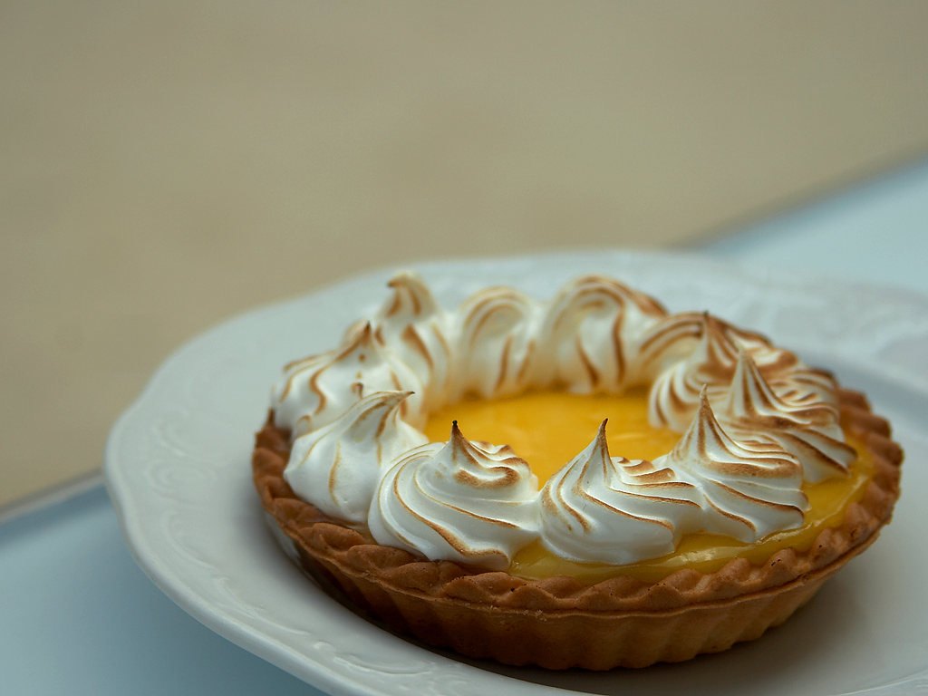 Lemon meringue tart