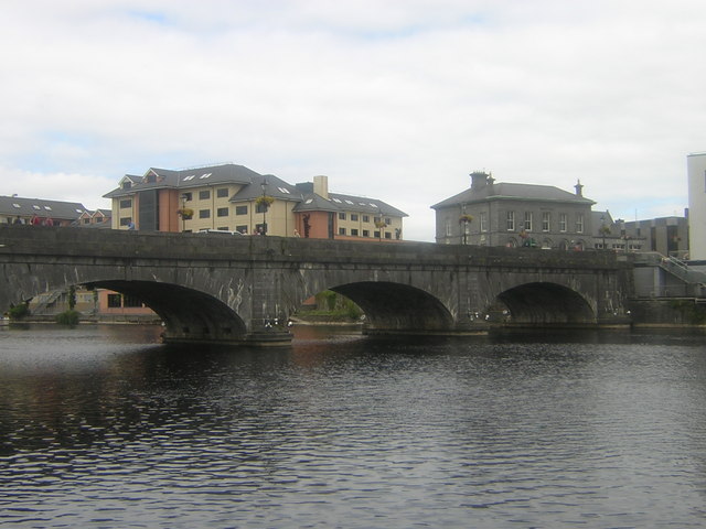 Stone arch bridge over the River Shannon in Athlone, County Westmeath