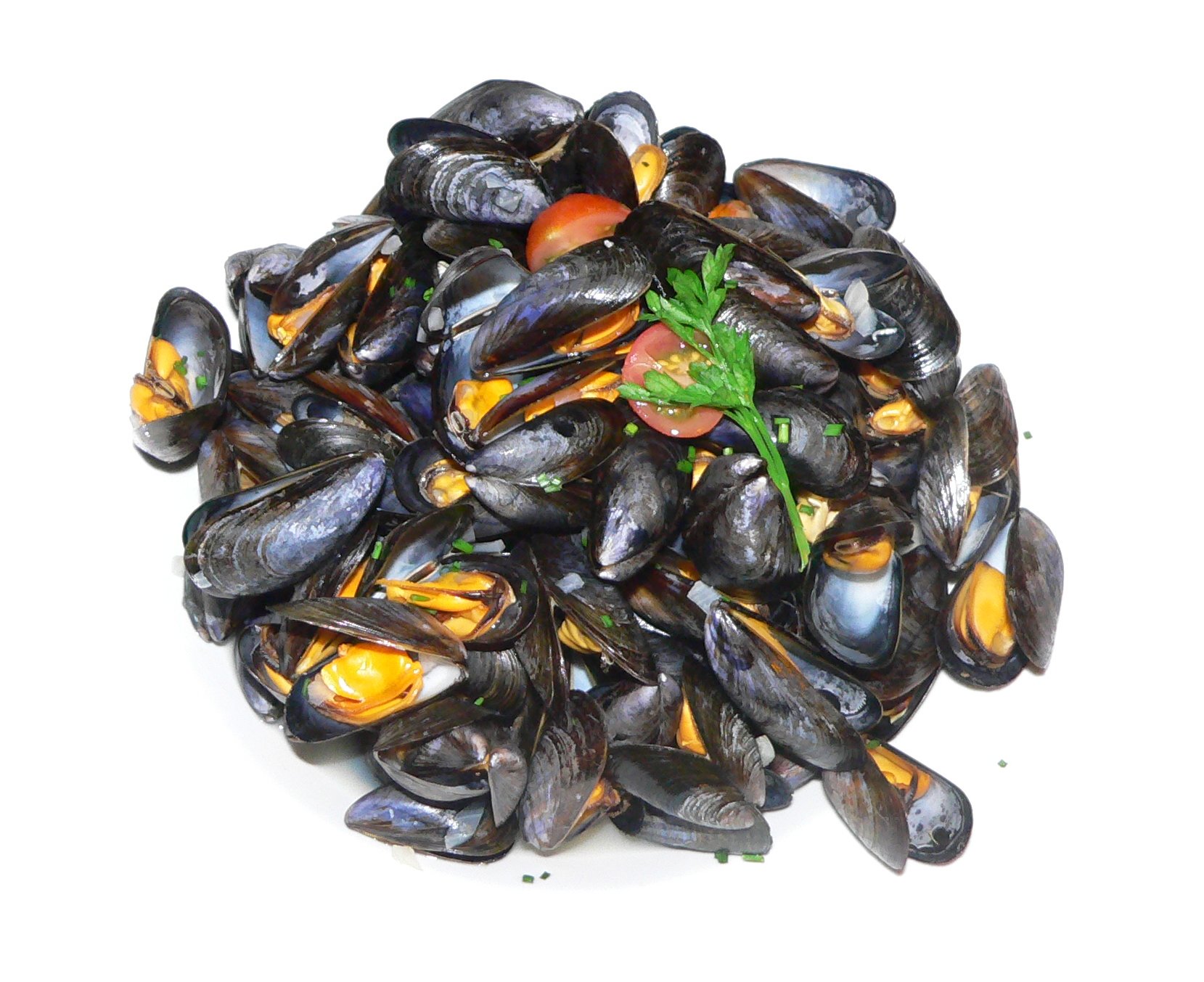 A pile of steamed mussels in their shells, garnished with parsley and cherry tomato