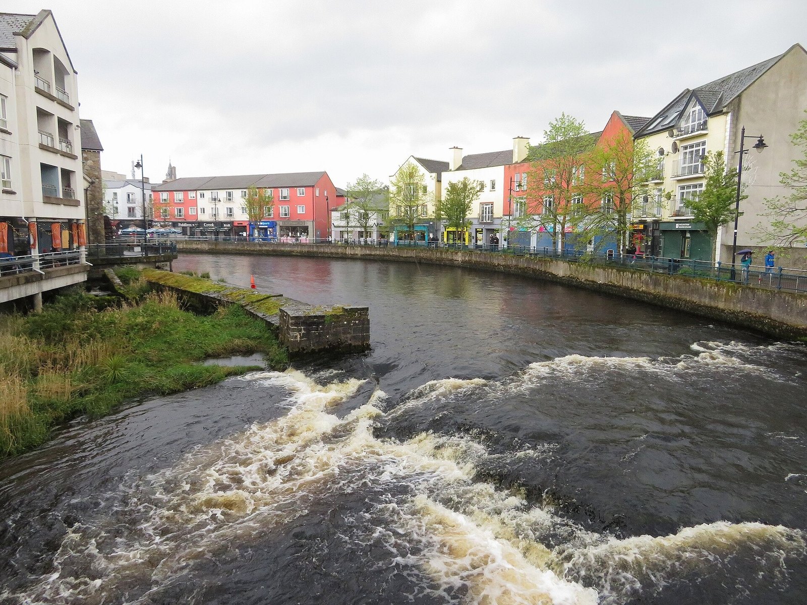 The Garavogue river flowing through Sligo town